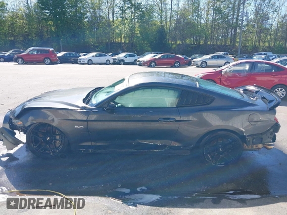 2018 Ford Mustang GT z VIN 1FA6P8CF3J5182601, wystawiony jako IAAI lot #41661225 z przebiegiem 67 898 mil mil oraz . Historia ofert i sprzedaży dostępna na DreamBid. Obrazek 15.