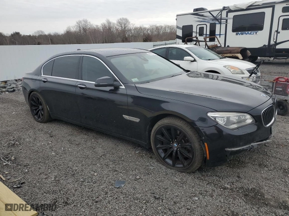 2013 BMW 7 Series 750Li xDrive with VIN WBAYF8C56DD141092, listed as a Copart auction lot 46121145 with 175,525 mi miles and Clean Title. Bid and sale history available at carsss.com. Image 4.