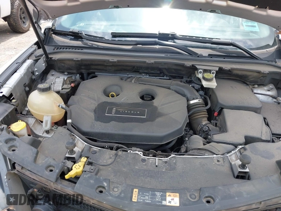 2018 Lincoln MKC Premiere with VIN 5LMCJ1C94JUL08589, listed as a IAAI auction lot 42133449 with 90,827 mi miles and . Bid and sale history available at DreamBid. Image 10.