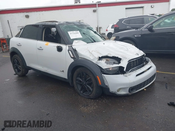 2011 MINI Countryman S z VIN WMWZC5C54BWM10154, wystawiony jako IAAI lot #37722183 z przebiegiem Nie podano mil oraz . Historia ofert i sprzedaży dostępna na DreamBid. Obrazek 1.
