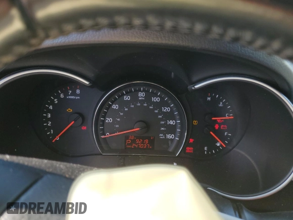 2014 Kia Sorento LX with VIN 5XYKT3A67EG520444, listed as a Copart auction lot 47831785 with 247,037 mi miles and Clean Title. Bid and sale history available at DreamBid. Image 9.
