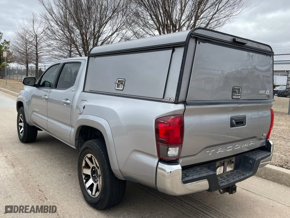 2018 Toyota Tacoma SR5 with VIN 3TMAZ5CN4JM075099, listed as a Copart auction lot 50035295 with NaN miles and Clean Title. Bid and sale history available at carsss.com. Image 3.
