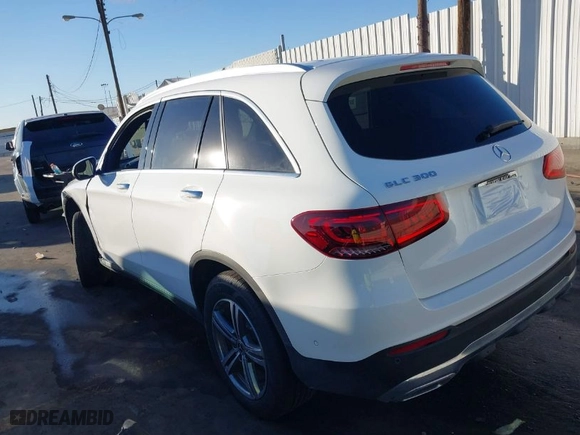 2022 Mercedes-Benz GLC with VIN W1N0G8DB4NG106285, listed as a IAAI auction lot 41349714 with 31,975 mi miles. Bid and sale history available at carsss.com. Image 3.