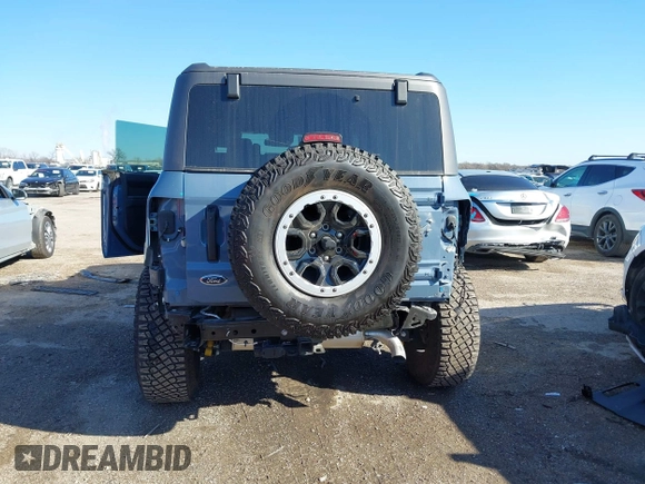 2024 Ford Bronco Badlands z VIN 1FMEE9BP2RLA26774, wystawiony jako IAAI lot #41756285 z przebiegiem 5875 mil mil oraz . Historia ofert i sprzedaży dostępna na DreamBid. Obrazek 17.