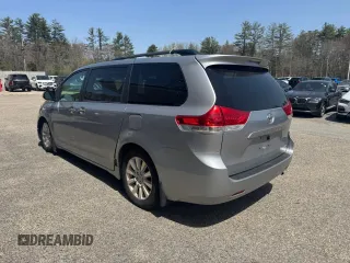 2011 Toyota Sienna XLE with VIN 5TDDK3DC3BS007297, listed as a Copart auction lot 55276405 with 208,274 mi miles and Clean Title. Bid and sale history available at DreamBid. Image 3.