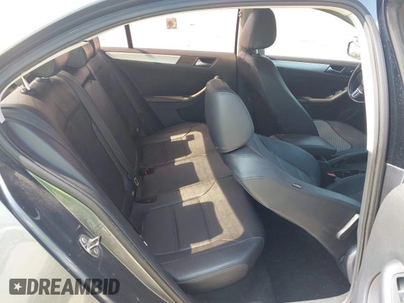 2013 Volkswagen Jetta SE с VIN 3VWDP7AJ7DM405611, выставлен на аукционе IAAI как лот 42189567 с пробегом 184 654 миль миль и . История ставок и продаж доступна на DreamBid. Изображение 8.