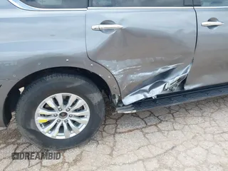 2020 Nissan Armada SV z VIN JN8AY2ND5LX017896, wystawiony jako IAAI lot #41842305 z przebiegiem 60 580 mil mil oraz . Historia ofert i sprzedaży dostępna na DreamBid. Obrazek 6.