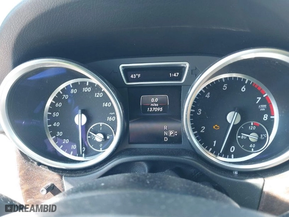 2015 Mercedes-Benz M-Class ML 350 with VIN 4JGDA5HB1FA577345, listed as a IAAI auction lot 41847509 with 137,095 mi miles. Bid and sale history available at carsss.com. Image 7.