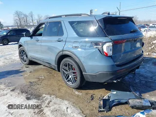 2025 Ford Explorer ST with VIN 1FMWK8GC6SGA62334, listed as a IAAI auction lot 41411762 with 3,854 mi miles. Bid and sale history available at carsss.com. Image 3.