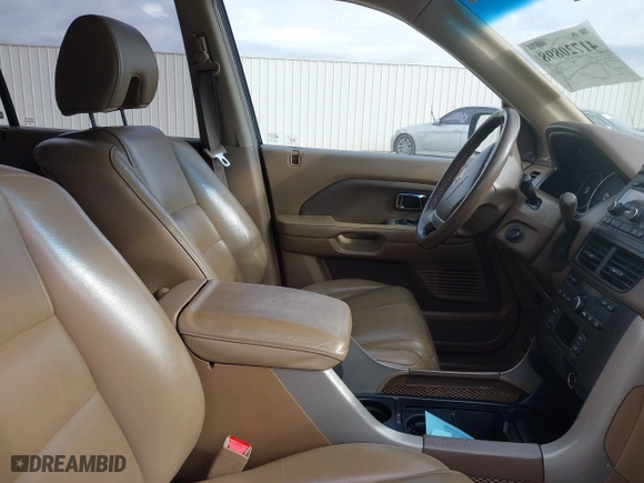 2006 Honda Pilot EX-L with VIN 5FNYF28576B030507, listed as a IAAI auction lot 41720898 with 201,518 mi miles. Bid and sale history available at carsss.com. Image 5.