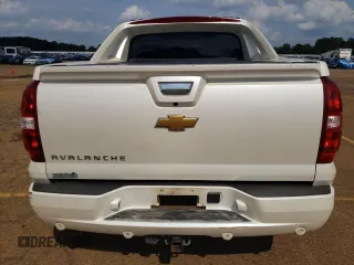 2013 Chevrolet Avalanche LTZ z VIN 3GNTKGE72DG115116, wystawiony jako Copart lot #54606845 z przebiegiem 239 460 mil mil oraz Czysty tytuł • Clean title. Historia ofert i sprzedaży dostępna na DreamBid. Obrazek 6.