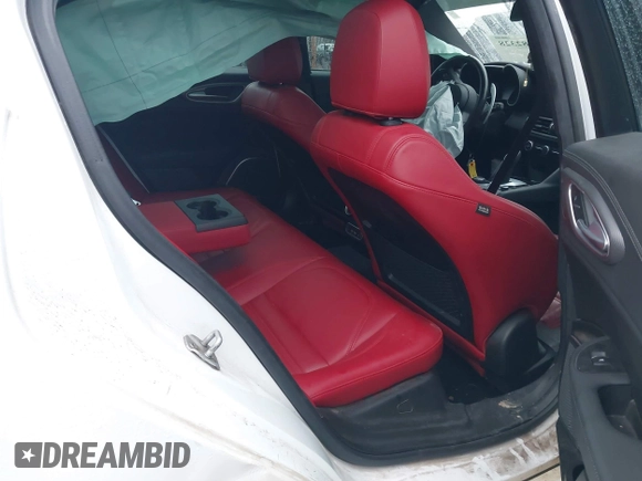 2022 Alfa Romeo Giulia Veloce z VIN ZARFANBN2N7663474, wystawiony jako IAAI lot #41282328 z przebiegiem 57 638 mil mil oraz . Historia ofert i sprzedaży dostępna na DreamBid. Obrazek 8.