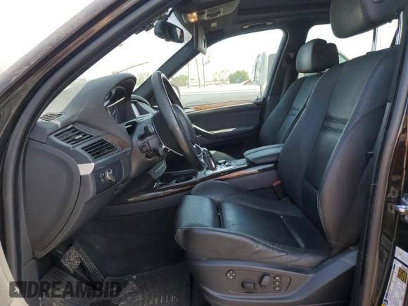 2008 BMW X5 3.0si with VIN 5UXFE43508L025869, listed as a Copart auction lot 53586585 with 100,672 mi miles and Clean Title. Bid and sale history available at carsss.com. Image 7.