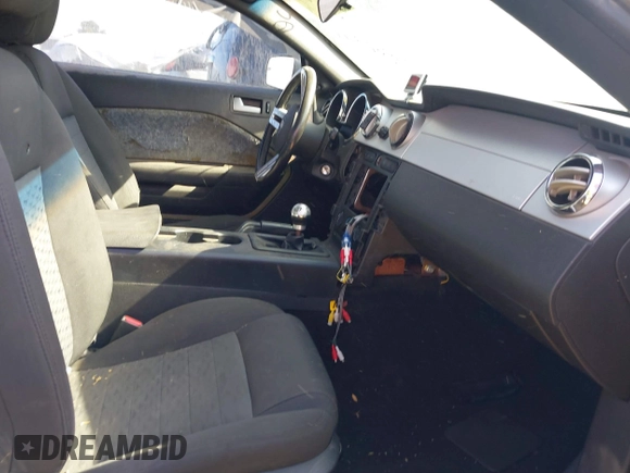2006 Ford Mustang GT Deluxe with VIN 1ZVFT82H065257638, listed as a IAAI auction lot 40384311 with Not provided miles and . Bid and sale history available at DreamBid. Image 5.