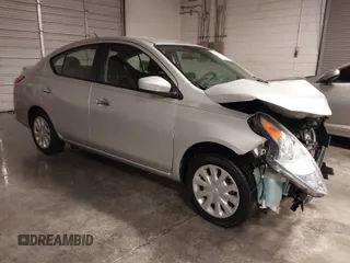 2017 Nissan Versa SV z VIN 3N1CN7AP6HK451461, wystawiony jako IAAI lot #41353549 z przebiegiem 108 075 mil mil oraz . Historia ofert i sprzedaży dostępna na DreamBid. Obrazek 1.