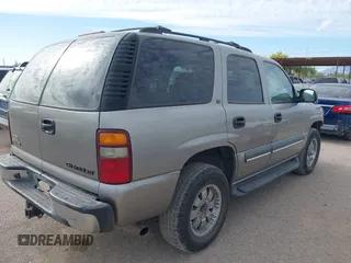2002 Chevrolet Tahoe LS with VIN 1GNEC13V52R222517, listed as a IAAI auction lot 41994216 with 249,577 mi miles. Bid and sale history available at carsss.com. Image 4.