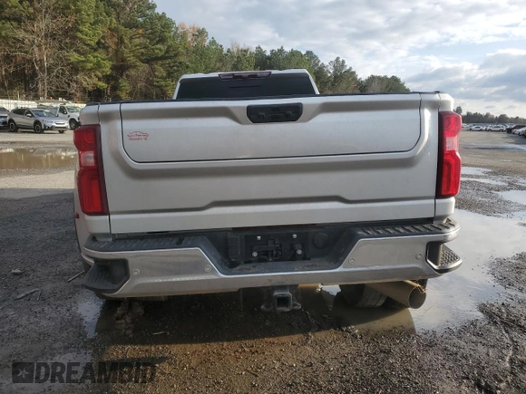 2022 Chevrolet Silverado 3500HD LTZ z VIN 1GC4YUEY1NF163633, wystawiony jako Copart lot #84660714 z przebiegiem 121 857 mil mil oraz Szkoda całkowita • Salvage title. Historia ofert i sprzedaży dostępna na DreamBid. Obrazek 6.