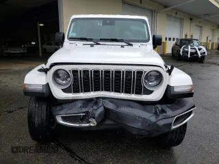 2025 Jeep Wrangler Sahara z VIN 1C4PJXEN6SW546780, wystawiony jako Copart lot #55800685 z przebiegiem 6 063 mil mil oraz Czysty tytuł • Clean title. Historia ofert i sprzedaży dostępna na DreamBid. Obrazek 5.