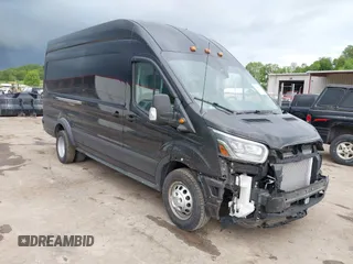 2022 Ford Transit Cargo with VIN 1FTBF4UG4NKA60882, listed as a IAAI auction lot 42255992 with 2,977 mi miles and . Bid and sale history available at DreamBid. Image 1.