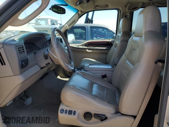 2004 Ford Excursion Limited z VIN 1FMNU43S94EB57481, wystawiony jako Copart lot #54445455 z przebiegiem 284 737 mil mil oraz Czysty tytuł • Clean title. Historia ofert i sprzedaży dostępna na DreamBid. Obrazek 7.