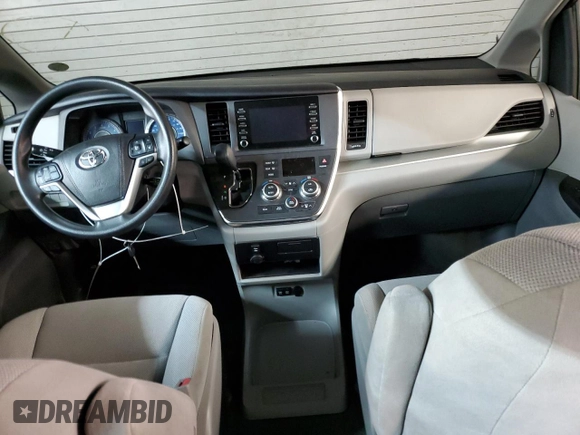 2018 Toyota Sienna L with VIN 5TDZZ3DC7JS941222, listed as a Copart auction lot 72566472 with 50,112 mi miles and . Bid and sale history available at DreamBid. Image 8.