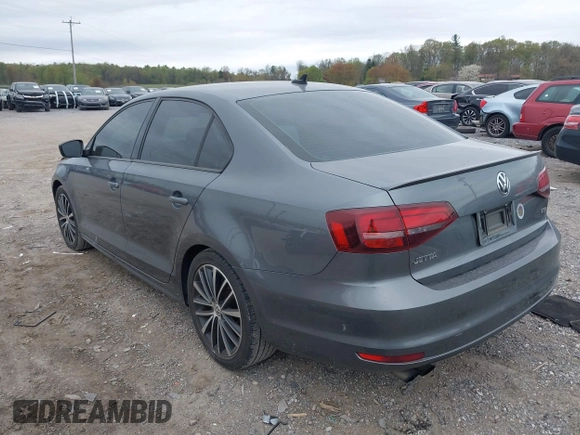 2016 Volkswagen Jetta Sport z VIN 3VWD17AJ2GM399335, wystawiony jako IAAI lot #42077435 z przebiegiem 92 284 mil mil oraz . Historia ofert i sprzedaży dostępna na DreamBid. Obrazek 3.