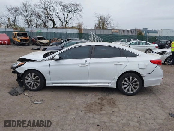 2015 Hyundai Sonata Sport with VIN 5NPE34AF4FH077344, listed as a IAAI auction lot 40833400 with 49,254 mi miles and . Bid and sale history available at DreamBid. Image 15.