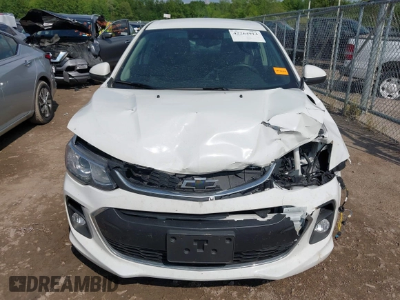 2019 Chevrolet Sonic LT z VIN 1G1JD5SB1K4148053, wystawiony jako IAAI lot #42264914 z przebiegiem 31 333 mil mil oraz . Historia ofert i sprzedaży dostępna na DreamBid. Obrazek 12.