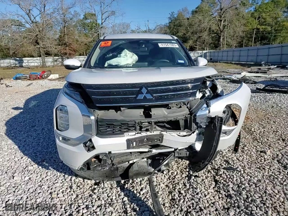 2022 Mitsubishi Outlander ES with VIN JA4J3TA84NZ086542, listed as a Copart auction lot 41541985 with 28,223 mi miles and Salvage Title. Bid and sale history available at carsss.com. Image 11.