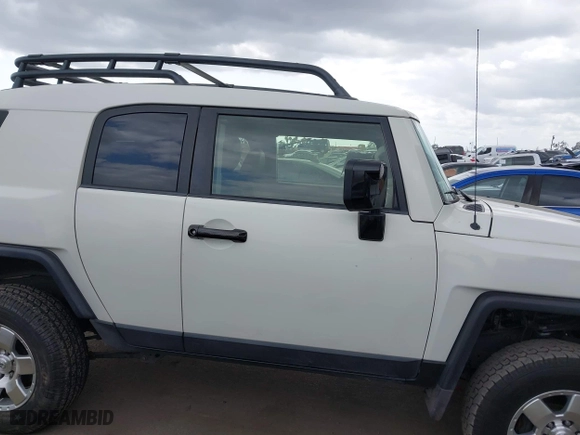 2014 Toyota FJ Cruiser with VIN JTEBU4BF7EK177741, listed as a IAAI auction lot 41871477 with 195,262 mi miles. Bid and sale history available at carsss.com. Image 14.