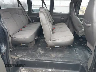 2006 Chevrolet Express Passenger z VIN 1GAHG35U361153432, wystawiony jako IAAI lot #41593860 z przebiegiem 160 774 mil mil oraz . Historia ofert i sprzedaży dostępna na DreamBid. Obrazek 8.