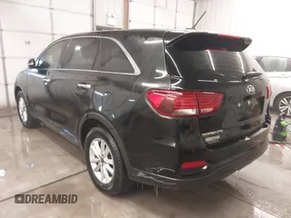 2020 Kia Sorento LX with VIN 5XYPG4A31LG688390, listed as a IAAI auction lot 41584820 with 116,916 mi miles. Bid and sale history available at carsss.com. Image 3.