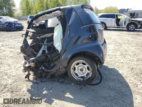 2009 Smart fortwo Pure z VIN WMEEJ31X09K267836, wystawiony jako Copart lot #55500135 z przebiegiem Nie podano mil oraz Szkoda całkowita • Salvage title. Historia ofert i sprzedaży dostępna na DreamBid. Obrazek 2.