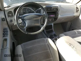1998 Ford Explorer XL z VIN 1FMZU34E0WZA15570, wystawiony jako Copart lot #46279915 z przebiegiem 226 120 mil mil oraz Szkoda całkowita • Salvage title. Historia ofert i sprzedaży dostępna na DreamBid. Obrazek 8.