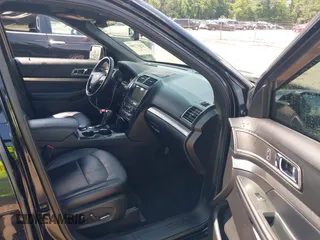 2018 Ford Explorer XLT z VIN 1FM5K8D83JGA64472, wystawiony jako IAAI lot #42617188 z przebiegiem 126 822 mil mil oraz . Historia ofert i sprzedaży dostępna na DreamBid. Obrazek 5.