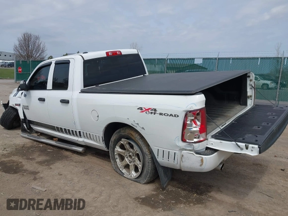 2016 Ram 1500 Express z VIN 1C6RR7FT2GS147174, wystawiony jako IAAI lot #42019690 z przebiegiem 53 330 mil mil oraz . Historia ofert i sprzedaży dostępna na DreamBid. Obrazek 3.