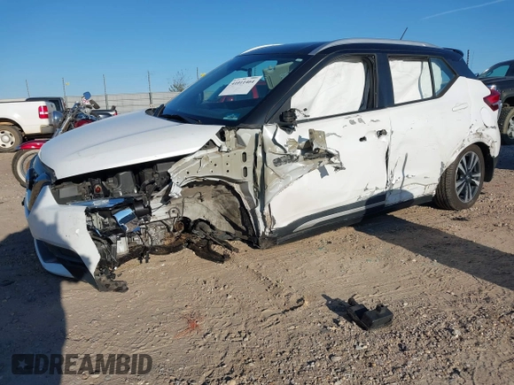 2018 Nissan Kicks S with VIN 3N1CP5CU1JL545913, listed as a IAAI auction lot 41011464 with 101,743 mi miles. Bid and sale history available at carsss.com. Image 17.