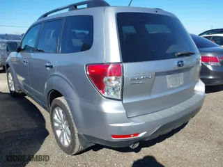 2012 Subaru Forester 2.5X Premium with VIN JF2SHADC4CH404146, listed as a IAAI auction lot 41849805 with 32,217 mi miles. Bid and sale history available at carsss.com. Image 3.