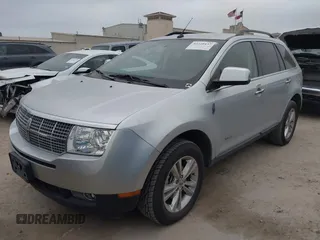 2010 Lincoln MKX z VIN 2LMDJ6JC1ABJ32601, wystawiony jako IAAI lot #42220437 z przebiegiem 98 946 mil mil oraz . Historia ofert i sprzedaży dostępna na DreamBid. Obrazek 2.