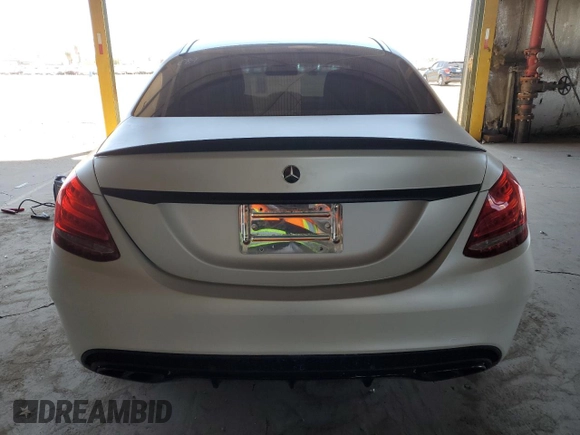 2017 Mercedes-Benz C 43 AMG z VIN 55SWF6EB2HU193012, wystawiony jako Copart lot #61035515 z przebiegiem 59 916 mil mil oraz Szkoda całkowita • Salvage title. Historia ofert i sprzedaży dostępna na DreamBid. Obrazek 6.