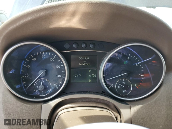 2010 Mercedes-Benz M 350 z VIN 4JGBB8GB2AA574017, wystawiony jako Copart lot #54769735 z przebiegiem 166 903 mil mil oraz Szkody całkowita. Historia ofert i sprzedaży dostępna na DreamBid. Obrazek 9.