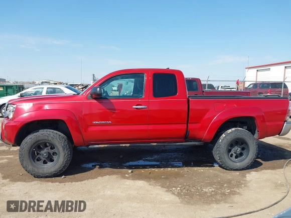 2014 Toyota Tacoma with VIN 5TFUU4EN7EX084785, listed as a IAAI auction lot 41879329 with 133,216 mi miles and . Bid and sale history available at DreamBid. Image 14.
