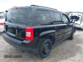 2016 Jeep Patriot Sport z VIN 1C4NJPBA9GD734320, wystawiony jako IAAI lot #41762036 z przebiegiem 121 945 mil mil oraz . Historia ofert i sprzedaży dostępna na DreamBid. Obrazek 4.