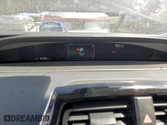 2020 Toyota Prius L Eco z VIN JTDKARFU7L3111913, wystawiony jako Copart lot #54544995 z przebiegiem 85 988 mil mil oraz Szkoda całkowita • Salvage title. Historia ofert i sprzedaży dostępna na DreamBid. Obrazek 9.