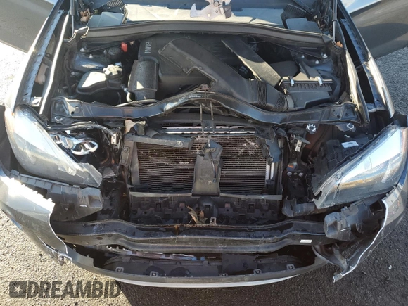 2014 BMW X1 sDrive28i with VIN WBAVM1C56EVW52510, listed as a Copart auction lot 45525295 with 105,727 mi miles and Salvage Title. Bid and sale history available at carsss.com. Image 14.