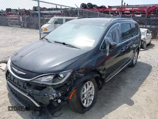 2020 Chrysler Pacifica Touring L with VIN 2C4RC1BG4LR103608, listed as a IAAI auction lot 42280924 with 79,502 mi miles and . Bid and sale history available at DreamBid. Image 6.