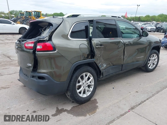 2016 Jeep Cherokee Latitude z VIN 1C4PJMCB6GW142747, wystawiony jako IAAI lot #42335016 z przebiegiem 95 085 mil mil oraz . Historia ofert i sprzedaży dostępna na DreamBid. Obrazek 4.