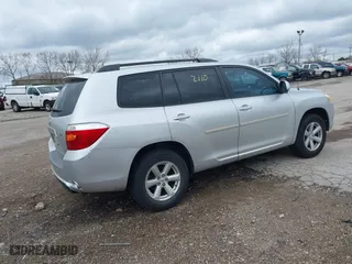 2009 Toyota Highlander with VIN JTEDS41A792092585, listed as a IAAI auction lot 42092110 with 266,217 mi miles. Bid and sale history available at carsss.com. Image 4.