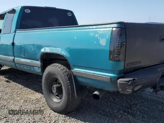 1995 GMC Sierra 1500 with VIN 1GTGC29N5SE541812, listed as a Copart auction lot 72408103 with 193,899 mi miles and Salvage Title. Bid and sale history available at DreamBid. Image 2.
