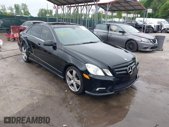2011 Mercedes-Benz E 350 Luxury z VIN WDDHF8HB1BA427051, wystawiony jako IAAI lot #42091014 z przebiegiem Nie podano mil oraz . Historia ofert i sprzedaży dostępna na DreamBid. Obrazek 1.